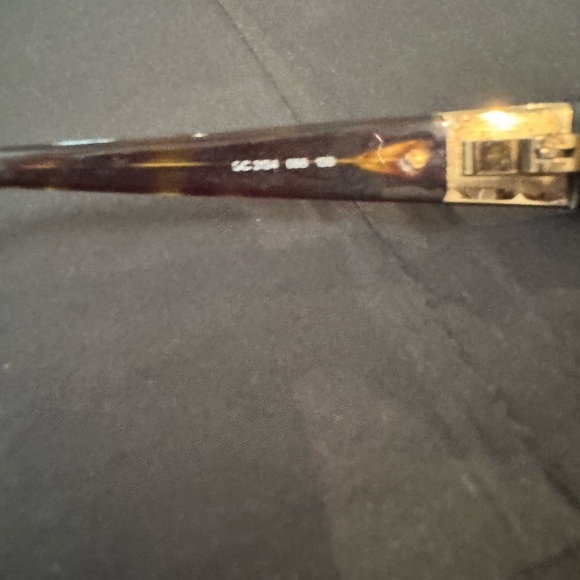 Gucci Black Oval Sunglasses Sleek Minimalist Design - Picture 4 of 4